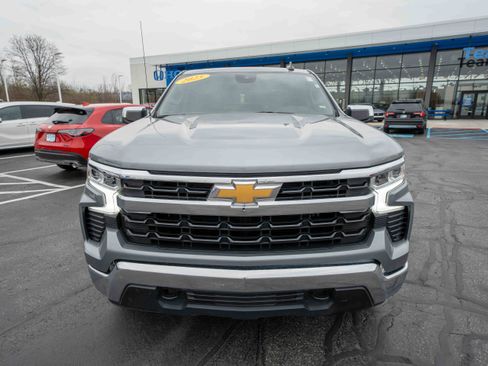 Used 2025 Chevrolet Silverado 1500 LT image 2
