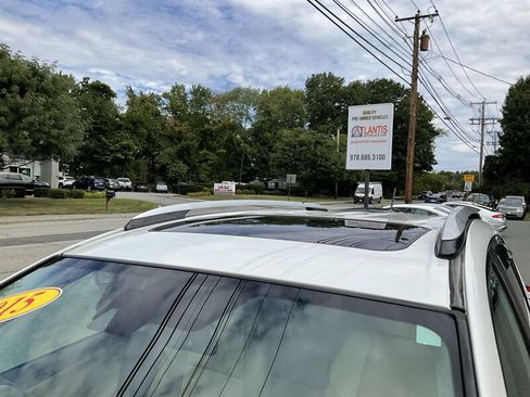 Used 2015 Toyota RAV4 Limited w/ Technology Package FWD image 9