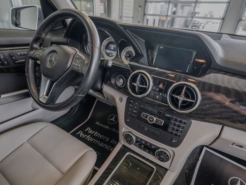 Used 2015 Mercedes-Benz GLK 250 BlueTEC 4MATIC image 19