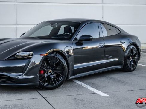 Used 2021 Porsche Taycan 4S w/ Premium Package image 39