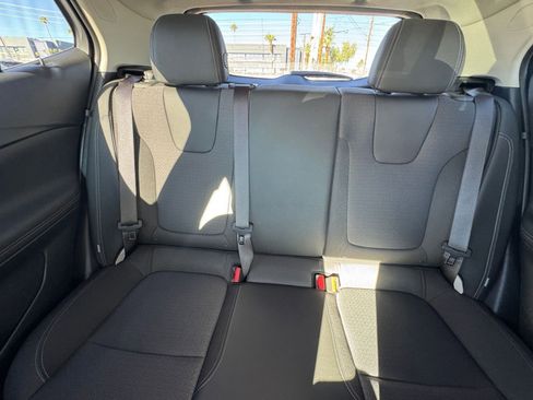 Used 2025 Buick Encore GX Preferred image 36