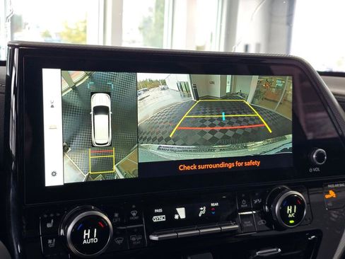 New 2026 Toyota Highlander Platinum image 32