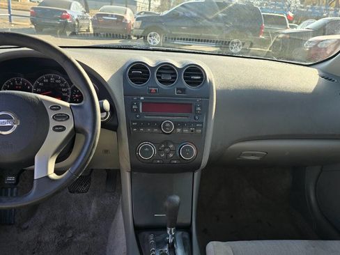 Used 2010 Nissan Altima 2.5 S image 9