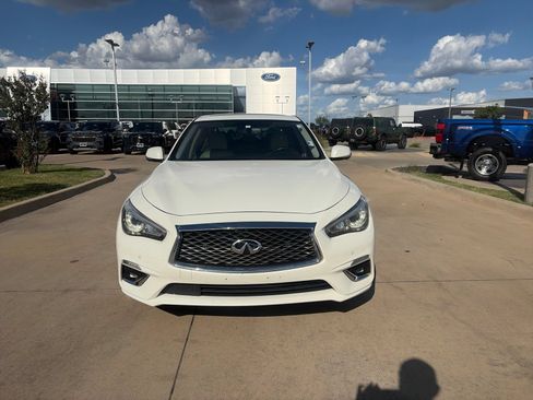 Used 2019 INFINITI Q50 Luxe w/ Essential Package (3.0T Luxe) AWD/4WD image 2