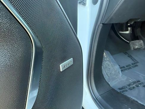 Used 2023 Chevrolet Suburban LT image 12