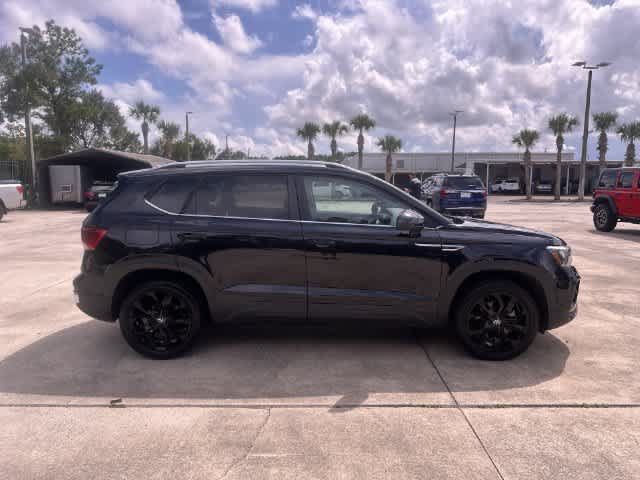 Used 2024 Volkswagen Taos SE w/ Black Wheel Package FWD image 14