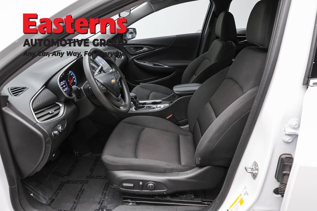 Used 2025 Chevrolet Malibu LT FWD image 16
