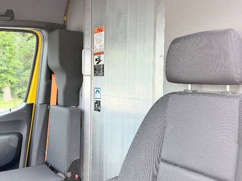 Used 2021 Mercedes-Benz Sprinter 2500 image 11