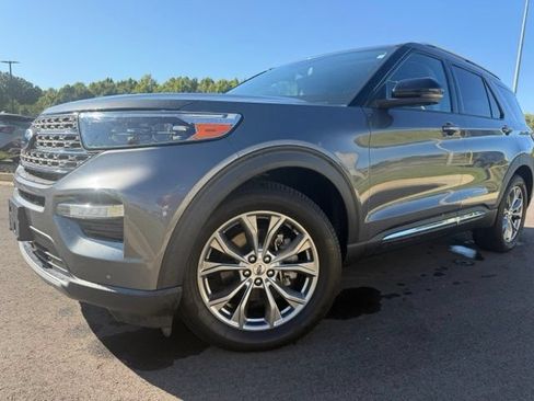 Used 2022 Ford Explorer Limited w/ Equipment Group 301A RWD image 13