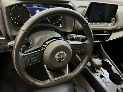 Used 2023 Nissan Rogue SV w/ SV Premium Package image 18