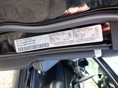 New 2025 Jeep Grand Cherokee L Limited w/ Luxury Tech Group II image 19