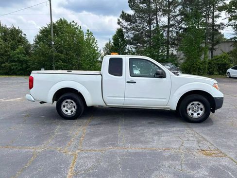 Used 2017 Nissan Frontier S image 5