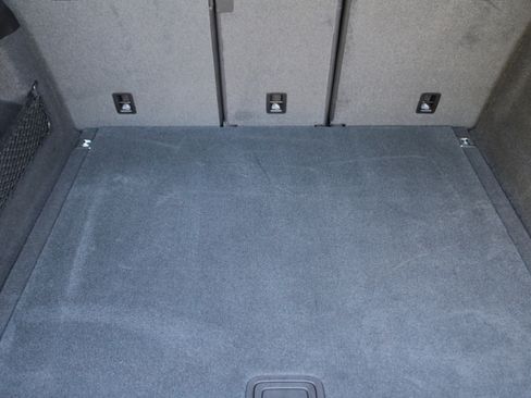 Certified 2025 Porsche Cayenne image 34