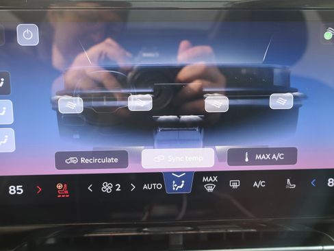 Used 2024 Lincoln Nautilus Reserve w/ Equipment Group 202A image 21