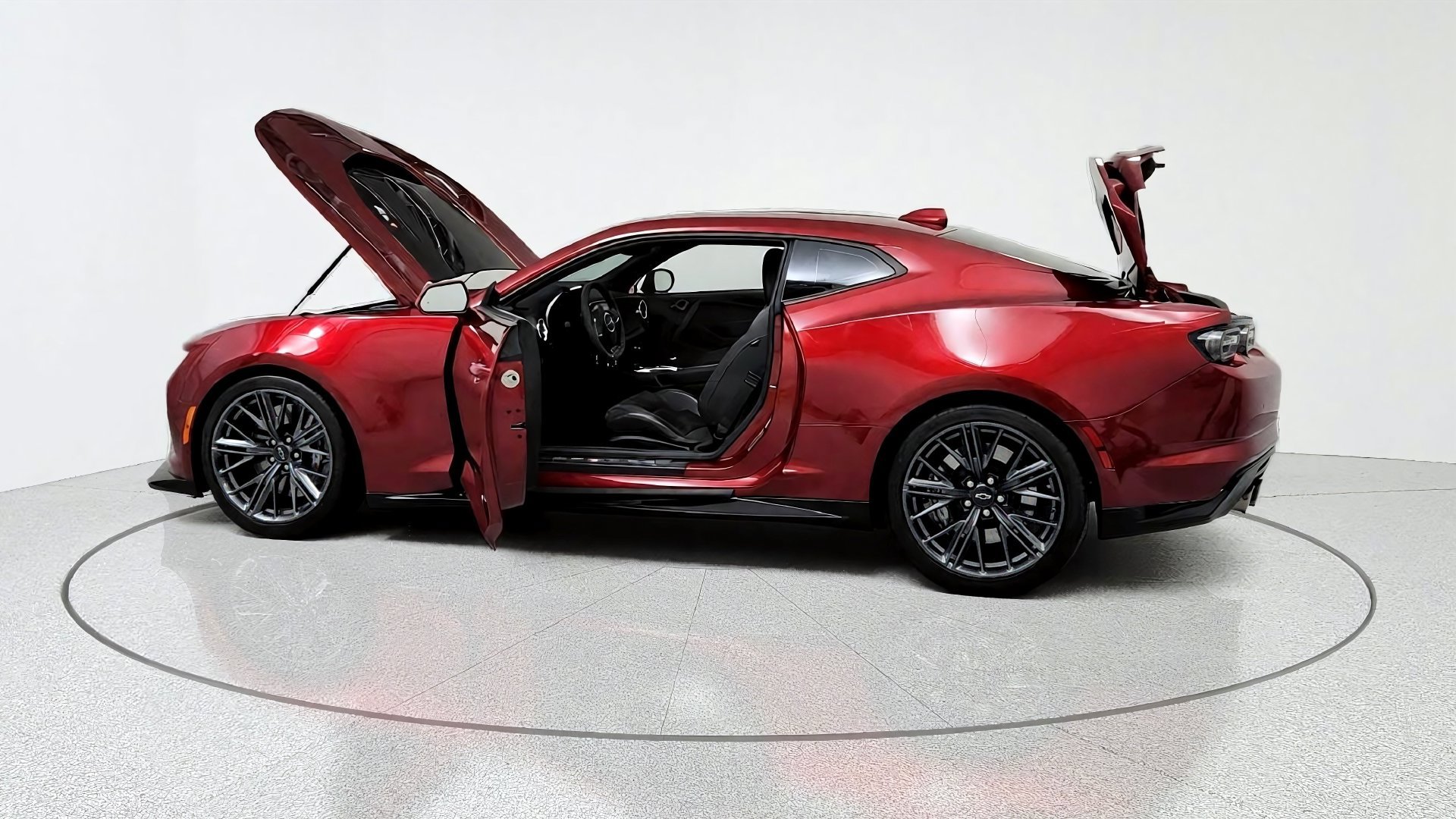 Used 2021 Chevrolet Camaro ZL1 RWD image 10