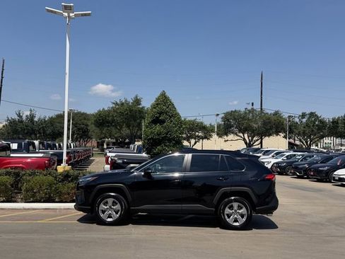 Certified 2025 Toyota RAV4 XLE FWD image 4