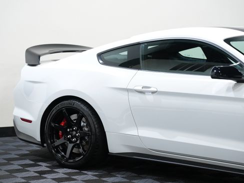 Used 2019 Ford Mustang Shelby GT350R w/ GT350R Equipment Group 920A RWD image 13