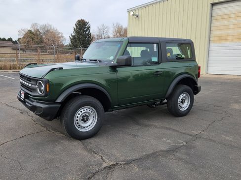 New 2025 Ford Bronco Base image 3