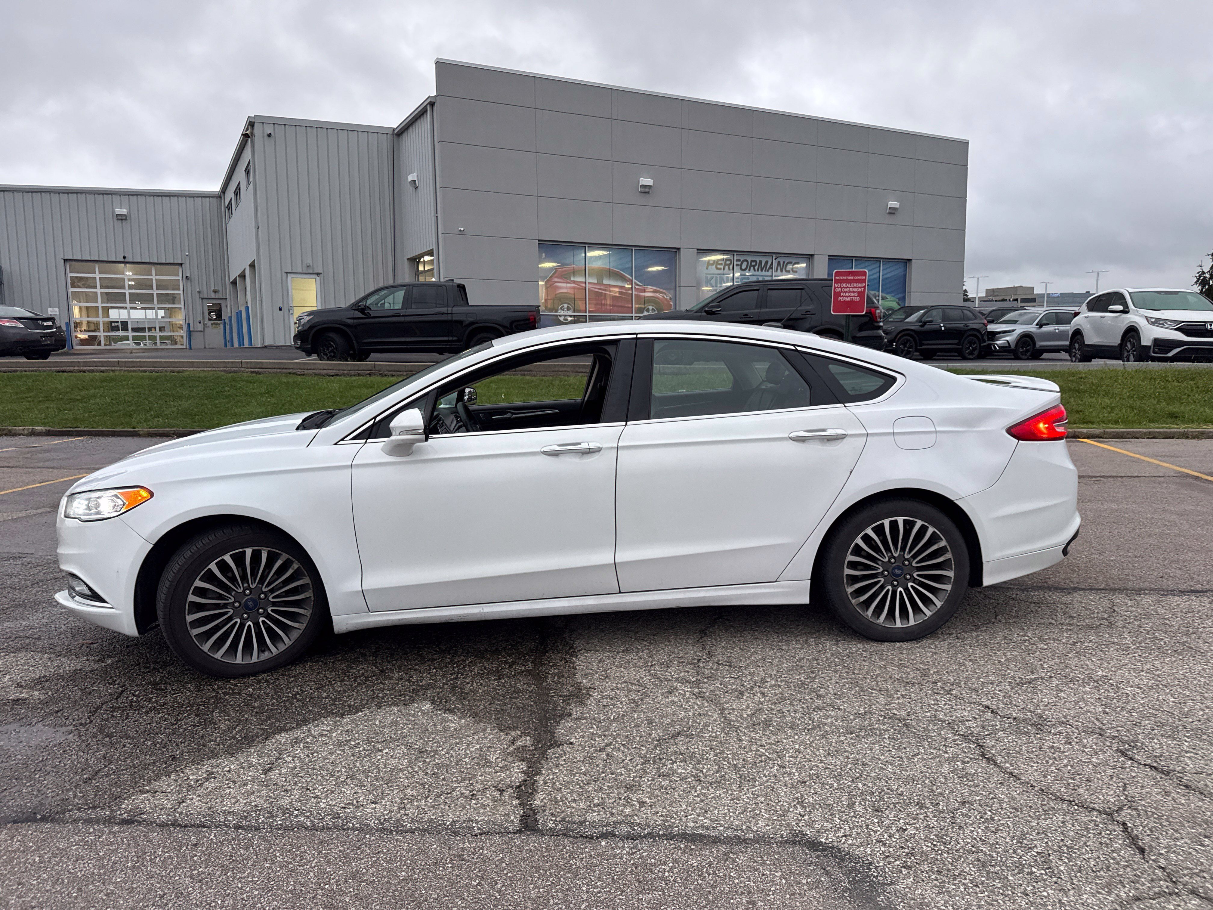 Used 2017 Ford Fusion Titanium FWD image 9