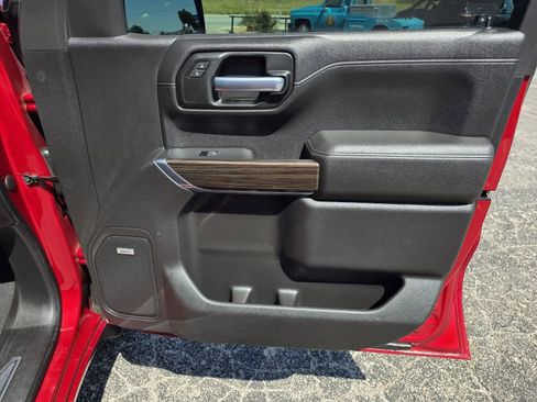 Used 2021 Chevrolet Silverado 1500 LT Trail Boss w/ Convenience Package II AWD/4WD image 17