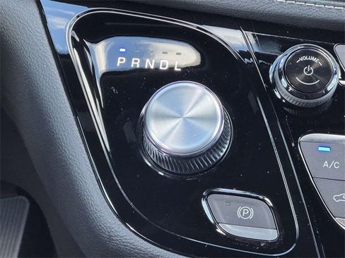 New 2026 Chrysler Pacifica Select image 6