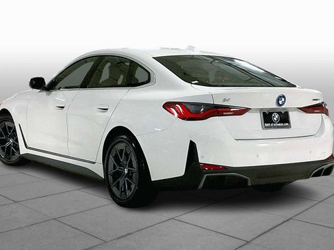 Used 2025 BMW i4 eDrive40 w/ Driving Assistance Package image 12