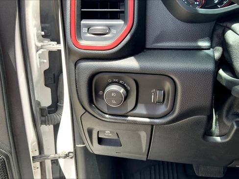 Used 2020 RAM 1500 Rebel AWD/4WD image 31