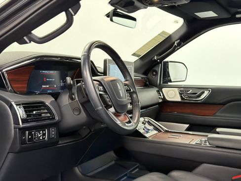 Used 2023 Lincoln Navigator Reserve AWD/4WD image 16
