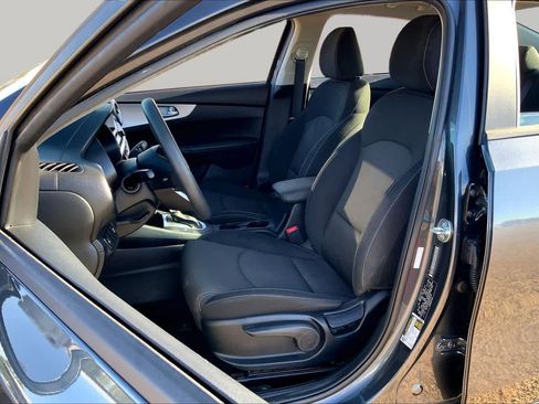 Used 2024 Kia Forte LXS FWD image 8