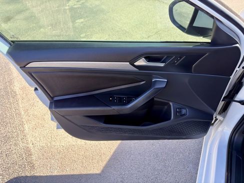 Used 2023 Volkswagen Jetta SE image 26