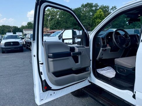 Used 2019 Ford F250 XLT w/ XLT Value Package AWD/4WD image 12