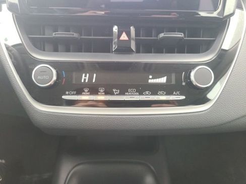 Used 2024 Toyota Corolla LE image 27