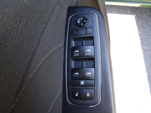 Used 2020 Dodge Charger SXT w/ Blacktop Package image 10