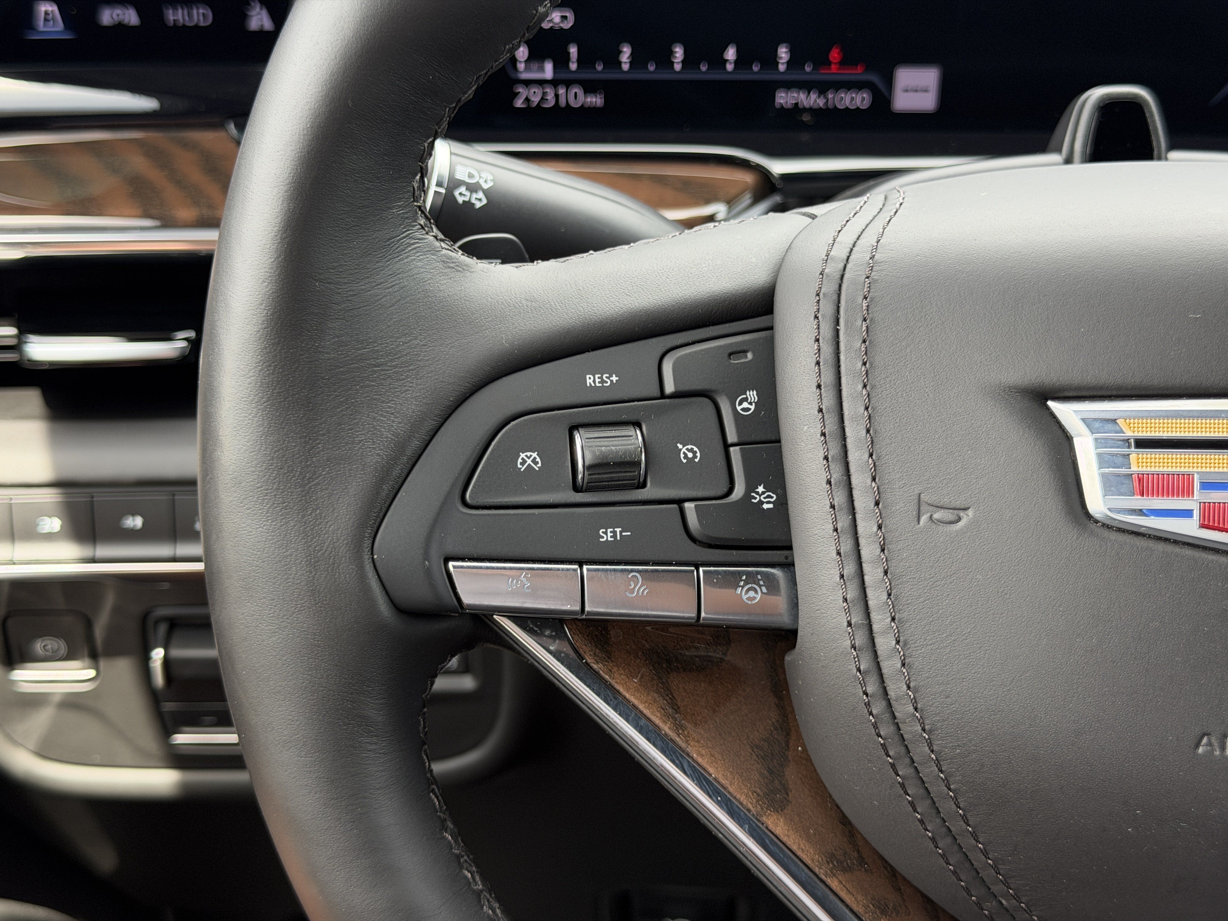 Certified 2024 Cadillac Escalade ESV Premium Luxury Platinum w/ LPO, Floor Liner Package AWD/4WD image 34