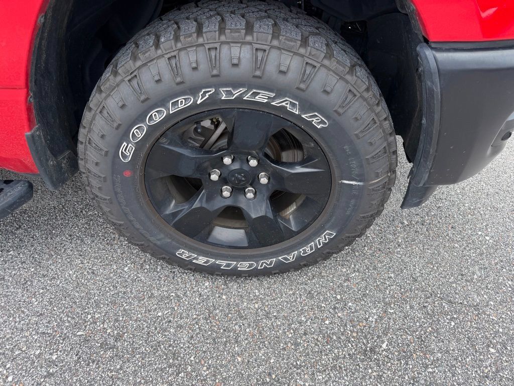 Used 2025 RAM 1500 Warlock AWD/4WD image 4