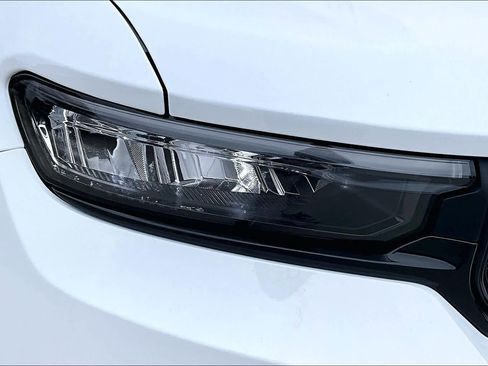 New 2025 Jeep Grand Cherokee Limited w/ Black Appearance Package image 14