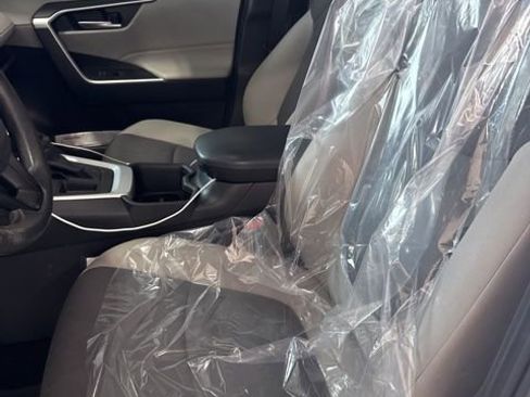 Used 2024 Toyota RAV4 XLE w/ Convenience Package image 7