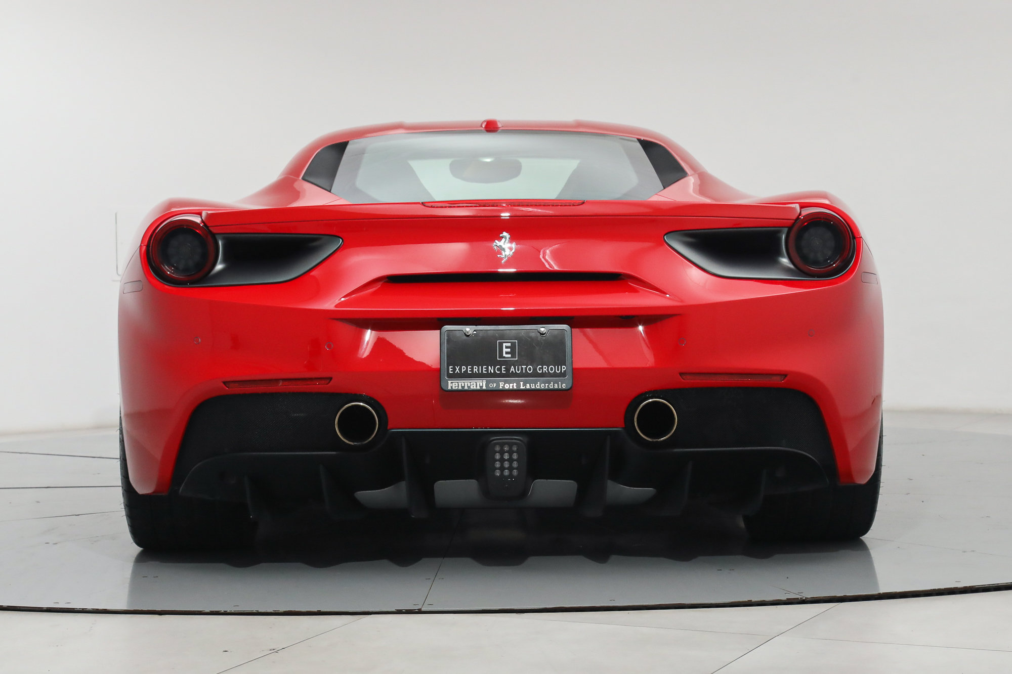 Used 2018 Ferrari 488 GTB RWD image 8