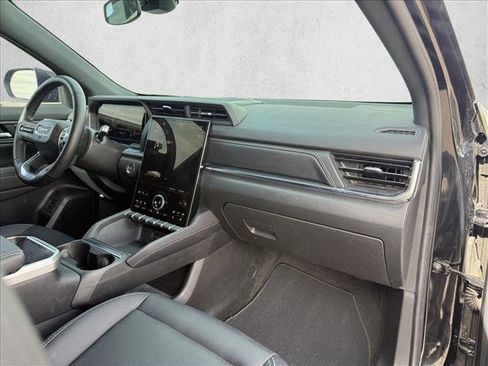 Used 2025 GMC Terrain Elevation w/ Elevation Premium Package AWD/4WD image 11
