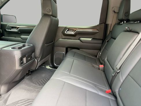 Used 2025 Chevrolet Silverado 1500 LT Trail Boss w/ Convenience Package II AWD/4WD image 13