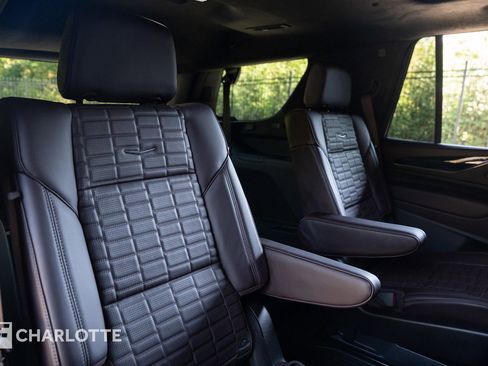 Used 2023 Cadillac Escalade V w/ LPO, ONYX Package image 33