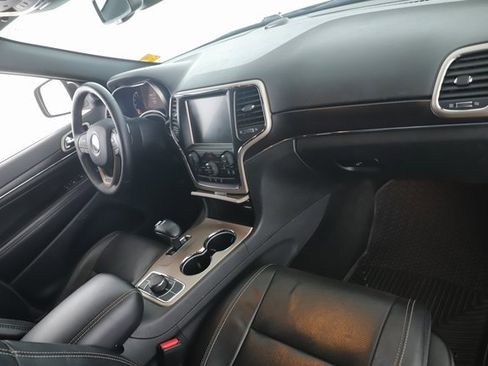 Used 2014 Jeep Grand Cherokee Limited w/ Luxury Group II image 34