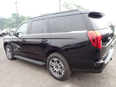 Used 2025 Ford Expedition Active AWD/4WD image 4