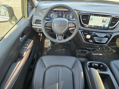New 2026 Chrysler Pacifica Select w/ S Appearance Package FWD image 27