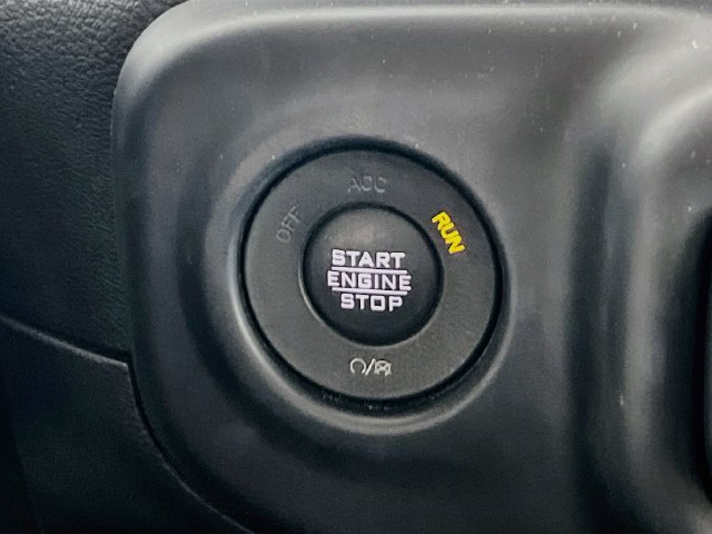 Used 2020 Jeep Wrangler Unlimited Sahara AWD/4WD image 16