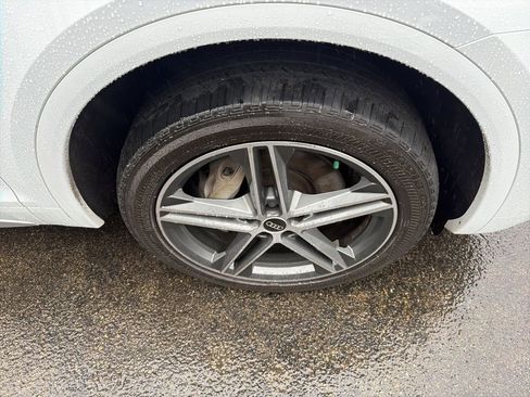 Used 2021 Audi Q5 e Premium Plus w/ Premium Plus Package image 6