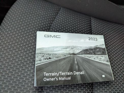 Used 2023 GMC Terrain SLE w/ Elevation Edition AWD/4WD image 33