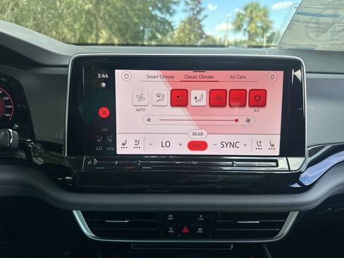 New 2025 Volkswagen Atlas Peak Edition SE image 19