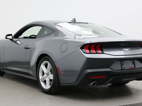 Used 2026 Ford Mustang Premium RWD image 4