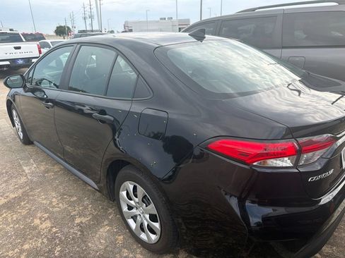 Used 2025 Toyota Corolla LE FWD image 4